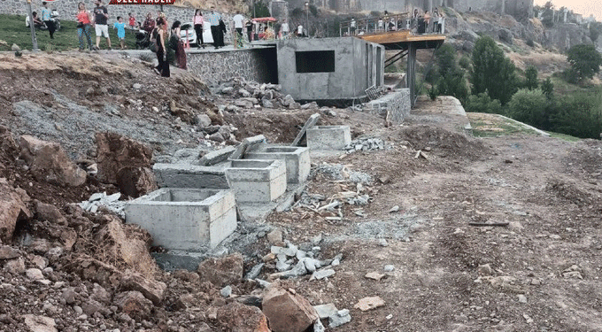 Hevsel Bahçeleri’ne ‘tuvalet’ vandalizmi