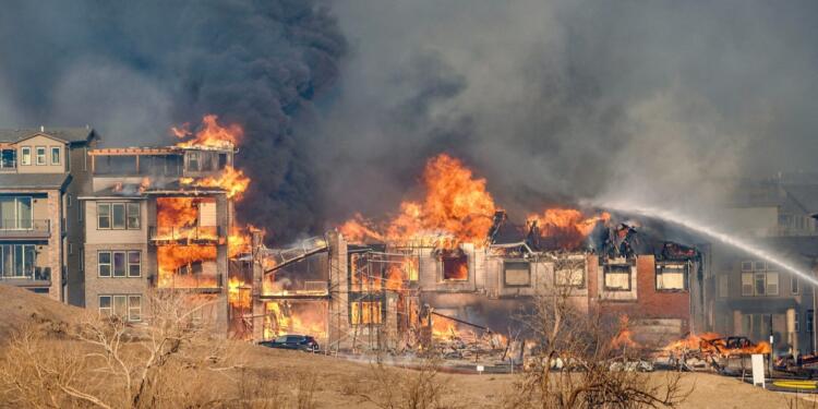 Colorado Eyaletinde yangın: Binlerce kişi tahliye edildi