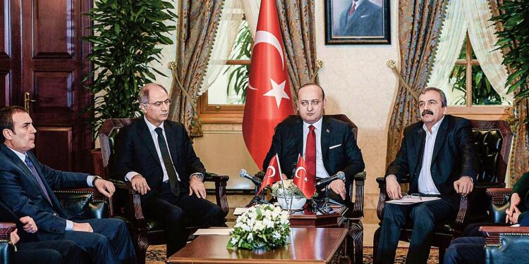 ‘Türkiye’nin son kozu Kürtler arası savaştır’