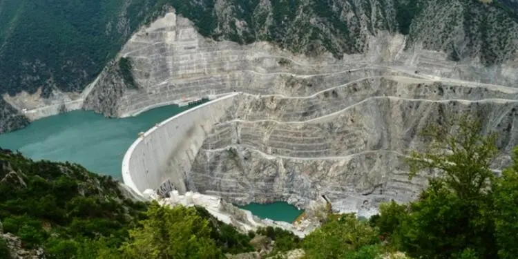 Şırnak’ta doğa yağması genişliyor