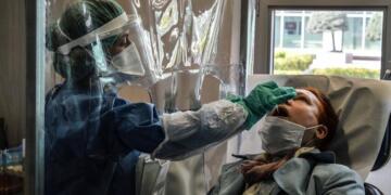 Koronavirüs: 136 kişi hayatını kaybetti, 54 bin 100 yeni vaka