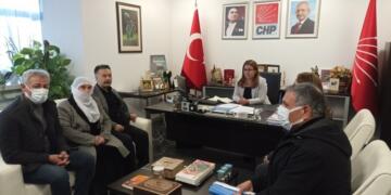 Tutuklu yakınları CHP’yi ziyaret etti