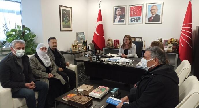 Tutuklu yakınları CHP’yi ziyaret etti