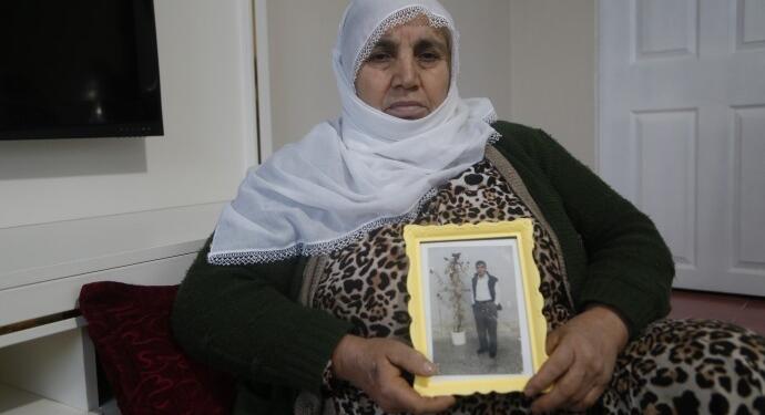 Hasta tutukluyu darp ettiler: Bilincini kaybetti