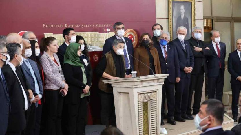 CHP, İYİP ve HDP’nin doktor vekillerinden Meclis’te ortak basın toplantısı