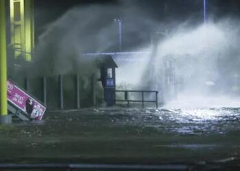 ABD ve Avrupa’da fırtına can aldı, uçuşlar iptal edildi