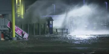 ABD ve Avrupa’da fırtına can aldı, uçuşlar iptal edildi