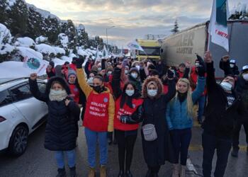 Farplas işçisi baskılara karşı direnişte
