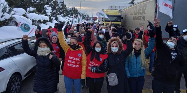 Farplas işçisi baskılara karşı direnişte