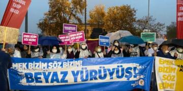 Hekimler Ankara’ya yürüyor: ‘Sizin, bizim, hepimiz için’