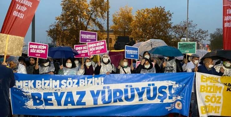 Hekimler Ankara’ya yürüyor: ‘Sizin, bizim, hepimiz için’