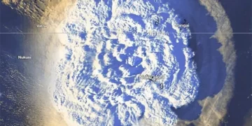 Güney Pasifik’te volkan patlaması: ABD’de tusunami alarmı