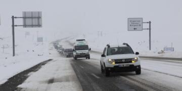 Cezaevinde hayatını kaybeden Bilgin, kitlesel törenle defnedildi