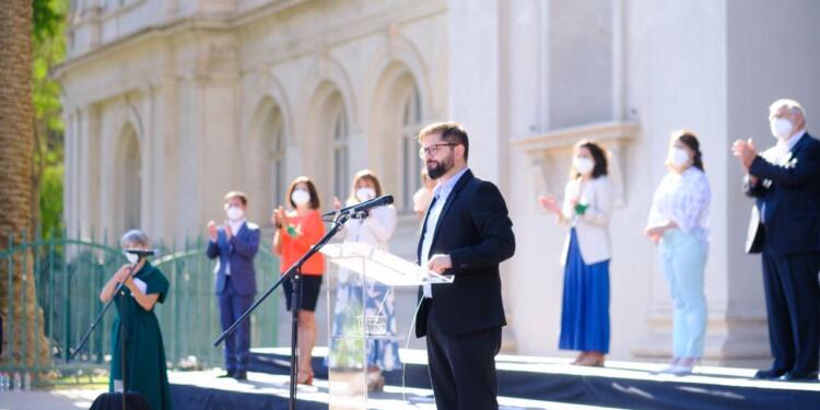 Şili’de sosyalist başkanın kabinesi: Kadınlar. gençler, Allende’nin torunu kabinede