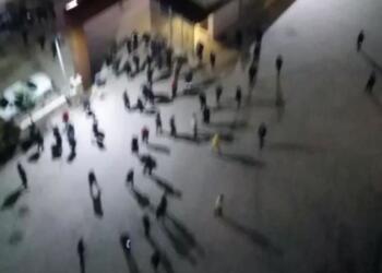 Ülkücüler öğrencileri tehdit etti, polis izledi