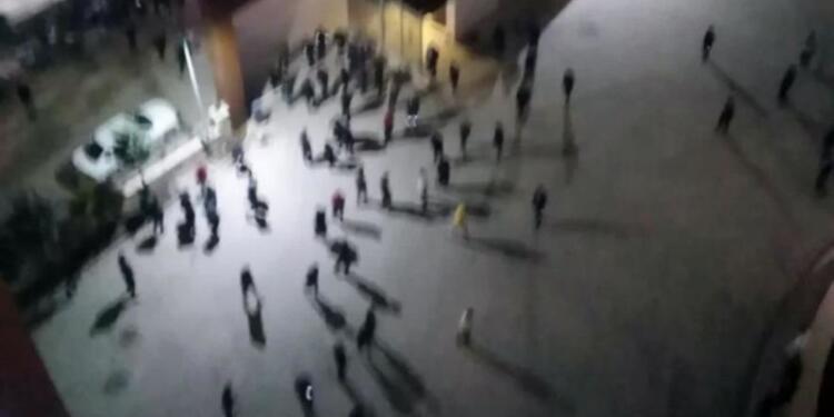 Ülkücüler öğrencileri tehdit etti, polis izledi