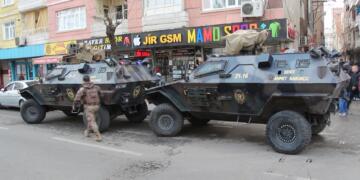 Diyarbakır’da Suriyeli genç bıçaklandı