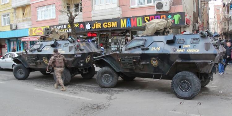 Diyarbakır’da Suriyeli genç bıçaklandı