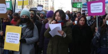 Van’da artan çocuk istismarları protesto edildi