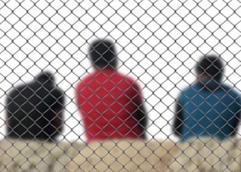 Van sınırda iki kişi donmuş halde bulundu