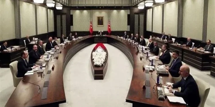 Dört bakanın daha görevden alınacağı iddia ediliyor