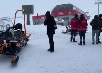Kar altında kalan Kanadalı turist hayatını kaybetti