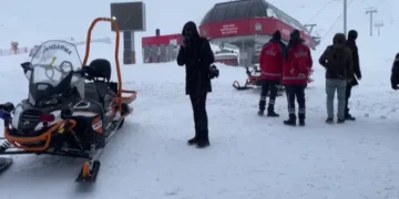 Kar altında kalan Kanadalı turist hayatını kaybetti