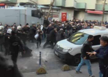 Polis pazarcılara saldırdı