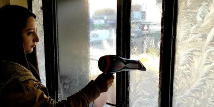 Hava sıcaklığı eksi 20’leri gördü: Kars’ta camlar bile buz tuttu