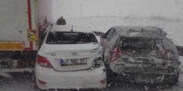 Arnavutköy’de zincirleme kaza