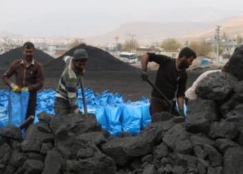 Günlük 100 liraya toz ve duman içindeler