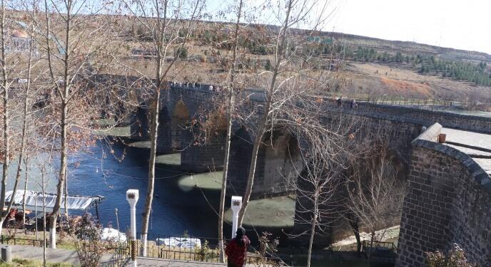 On Gözlü Köprü çevresindeki esnaf: Kırklar Dağı’ndaki ormana Tahir Elçi’nin adı verilmeli