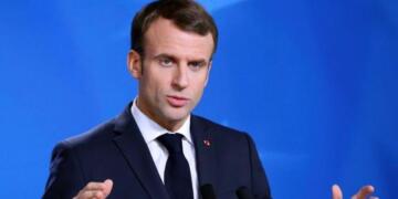 Macron hakkında aşısızlara yönelik sözleri nedeniyle suç duyurusu