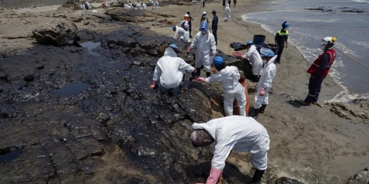 Yöneticilere yurt dışı yasağı