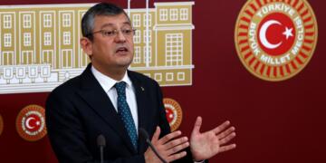 CHP’li Özel: Dokunulmazlık fezlekesine ‘evet’ oyu vereceğiz