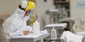 Son 24 saatte 177 kişi yaşamını yitirdi, 63 bin 967 yeni vaka