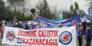 Metal işçilerinden toplu sözleşme mitingi: Çakma TÜİK rakamlarıyla gelmeyin