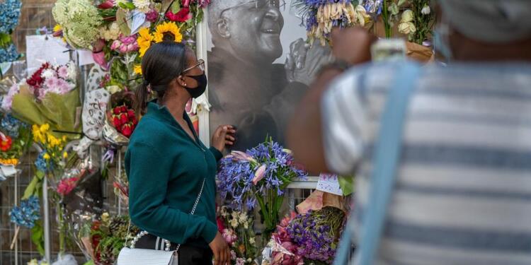 Özgürlüğün sesi Desmond Tutu son yolculuğuna uğurlandı