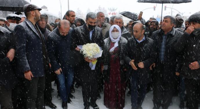 Cezaevinden çıkan Zeydan’a Hakkari’de coşkulu karşılama