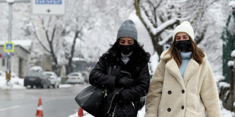 Koronavirüs: 236 kişi hayatını kaybetti, 96 bin 514 yeni vaka