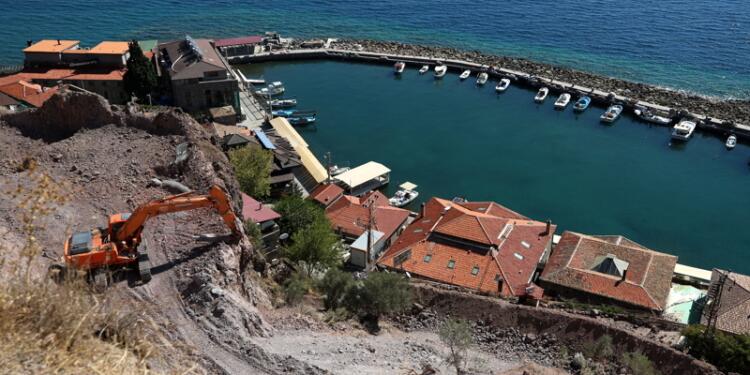 Assos’taki yıkım durduruldu
