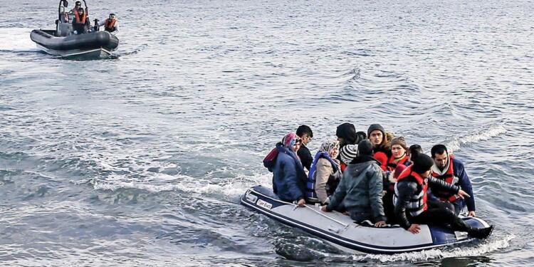 Kadınlar ve çocuklar göç yolunda hedefte