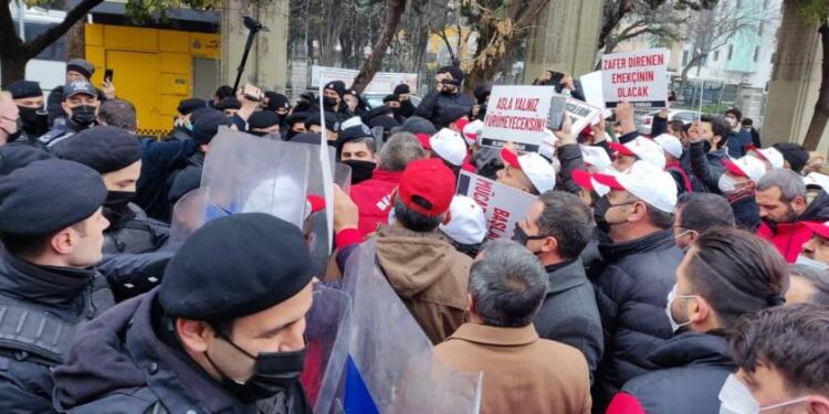Bakırköy işçileri belediye önünde: Polis engellemeye çalıştı