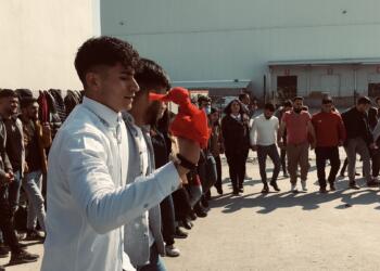 Migros işçileri zaferi zılgıt ve halaylarla kutladı