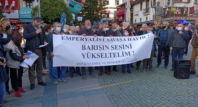 İzmir ve Antalya’da eylem: Savaşa hayır!