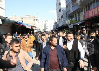 Polis engeline rağmen Cizreliler zamlara karşı yürüdü
