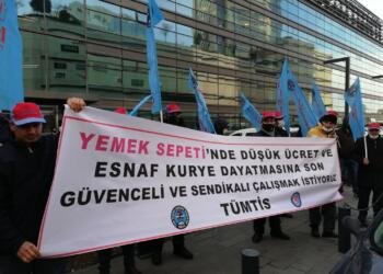 Yemeksepeti işçileri sendika düşmanlığını ve düşük zamları protesto etti