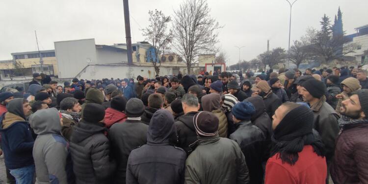 Antep’te bulunan Gür Tekstil işçileri iş bıraktı
