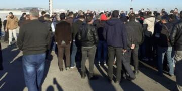 Kamyon ve tır şoförleri de kontak kapattı