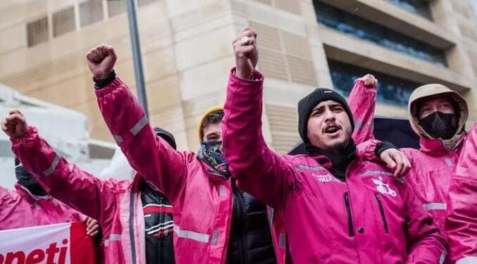 Müzisyenlerden işçilere destek